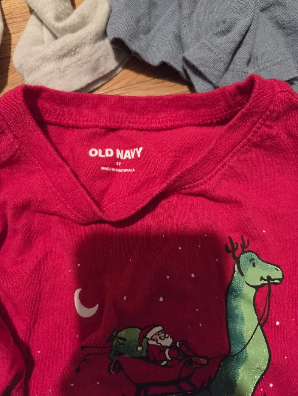 Old Navy Long-Sleeve Dinosaur Graphic Tees / Size 4t
